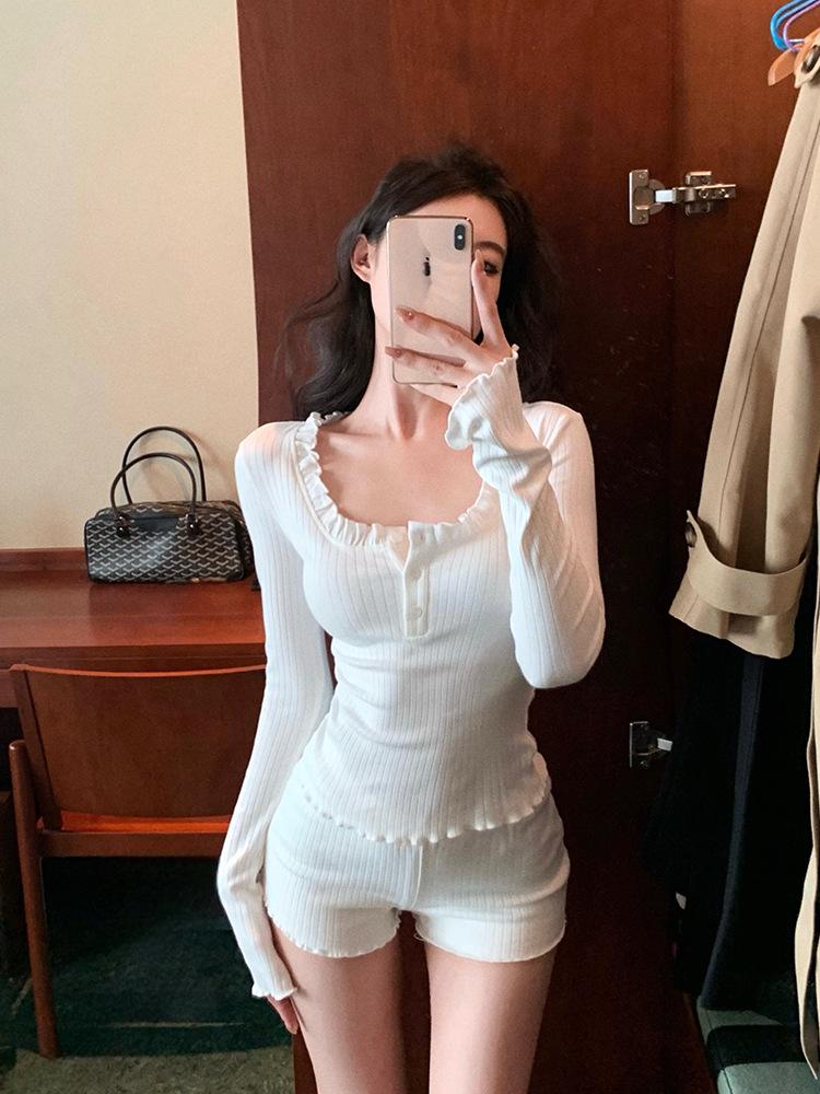 Pure Desire Women s White Square Neck Slimming Long Sleeve Base Layer Top for Autumn/Winter 2025 M
