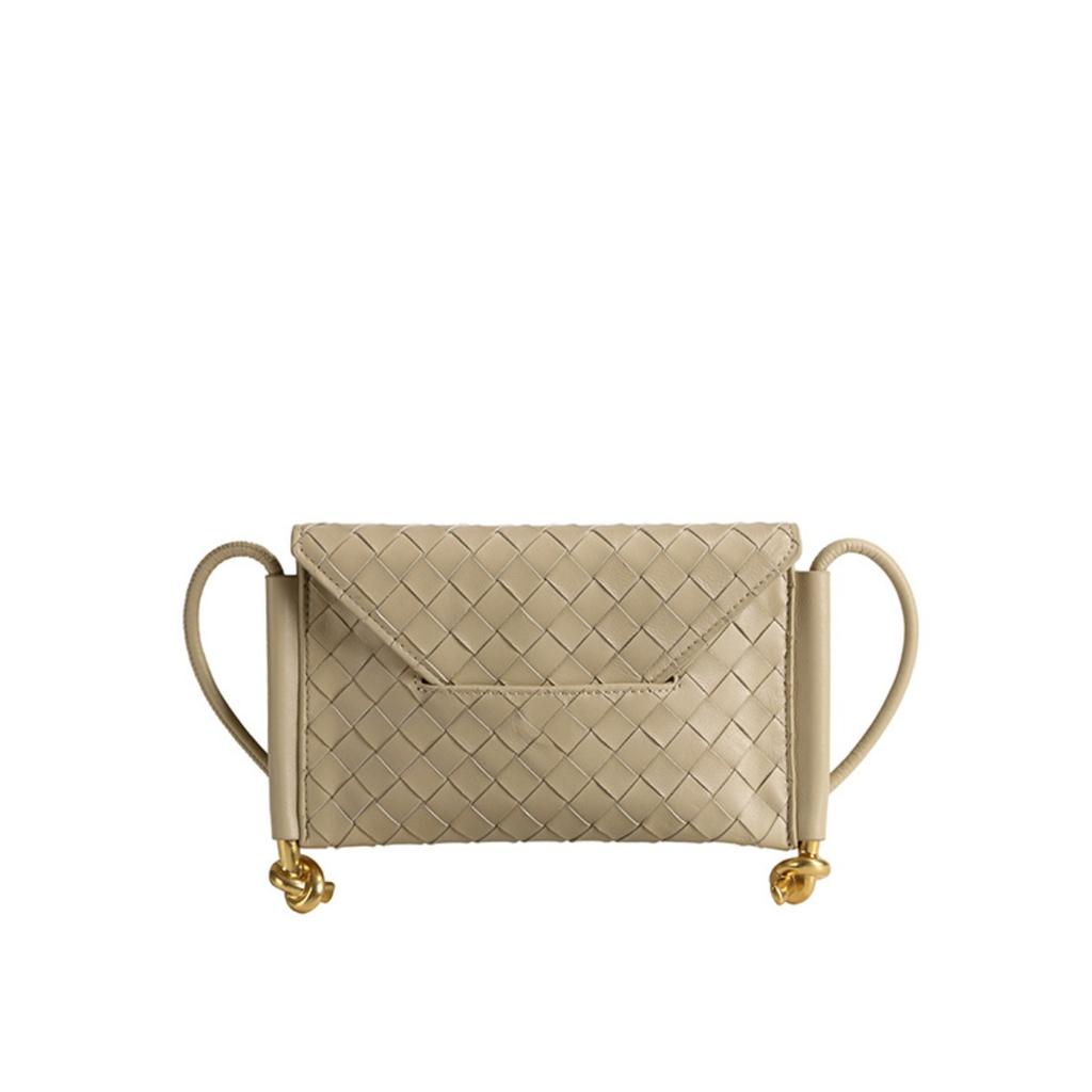 Autumn and winter small fragrant style versatile woven bag simple casual shoulder envelope bag fashionable commuter flip sheepskin bag women