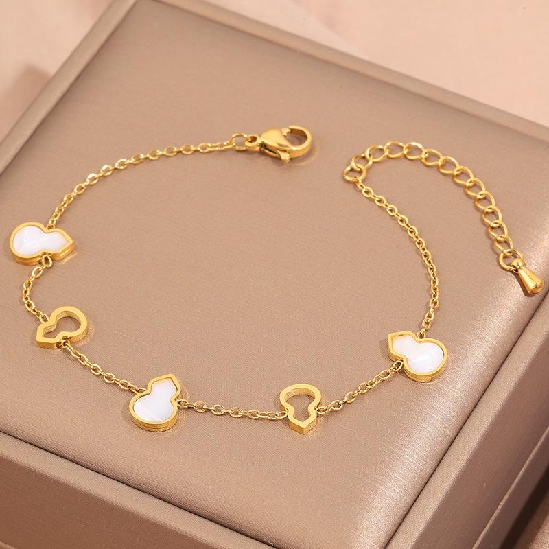 Popular bracelet, titanium steel does not fade, love zircon bracelet, high-end female light luxury niche bracelet, bracelet.