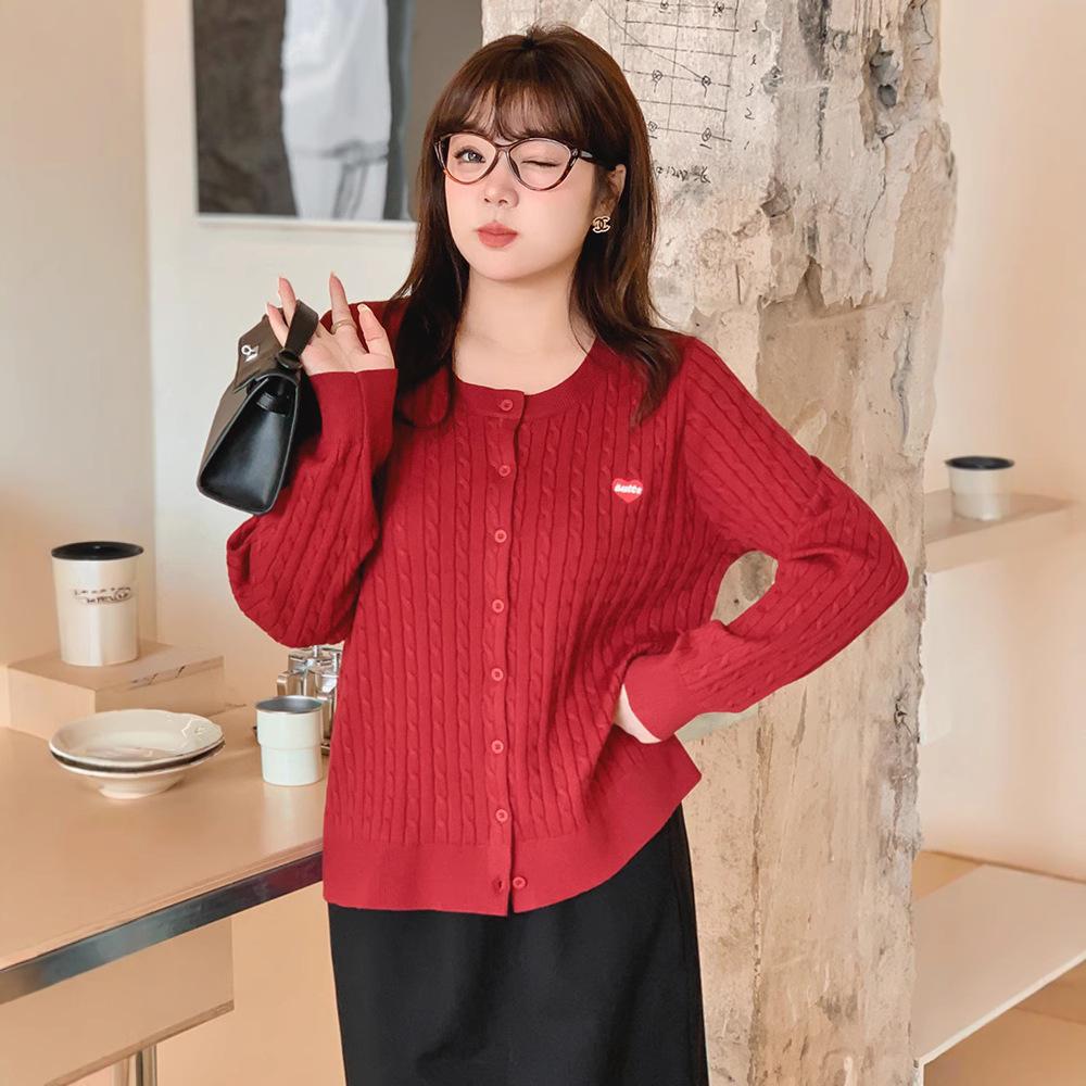 

2024 Autumn Plus Size Women s Cable Knit Embroidered Cardigan 3XL for 180-210 jin малиновий