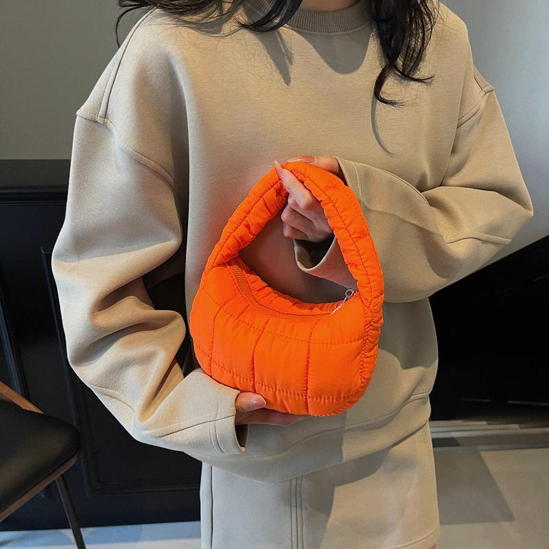 Niche versatile pleated plaid cloud bag underarm bag 2025 new cotton clothing bag fashionable and simple bubble handbag