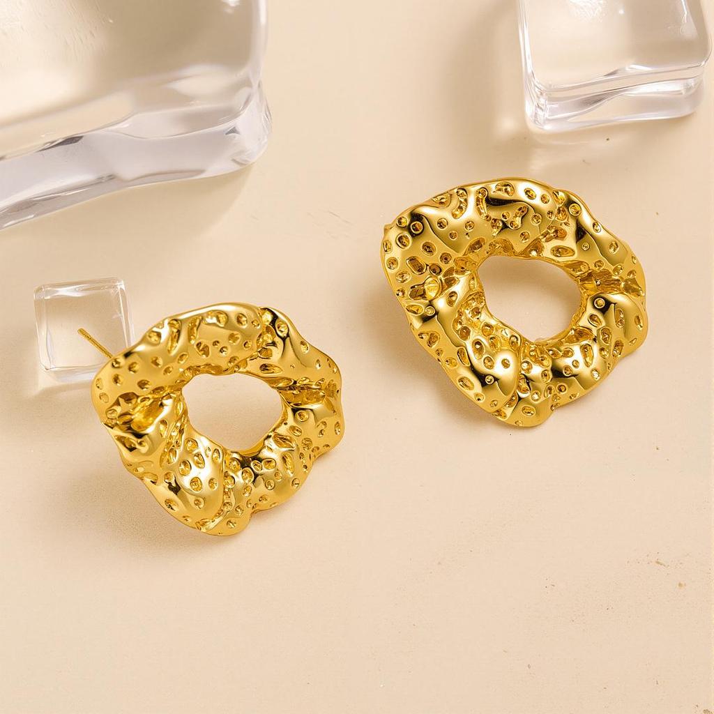 High-end Retro Geometric Titanium Steel Stud Earrings for Women - Niche Light Luxury Irregular Stainless Steel Accessories, Colorfast Design.