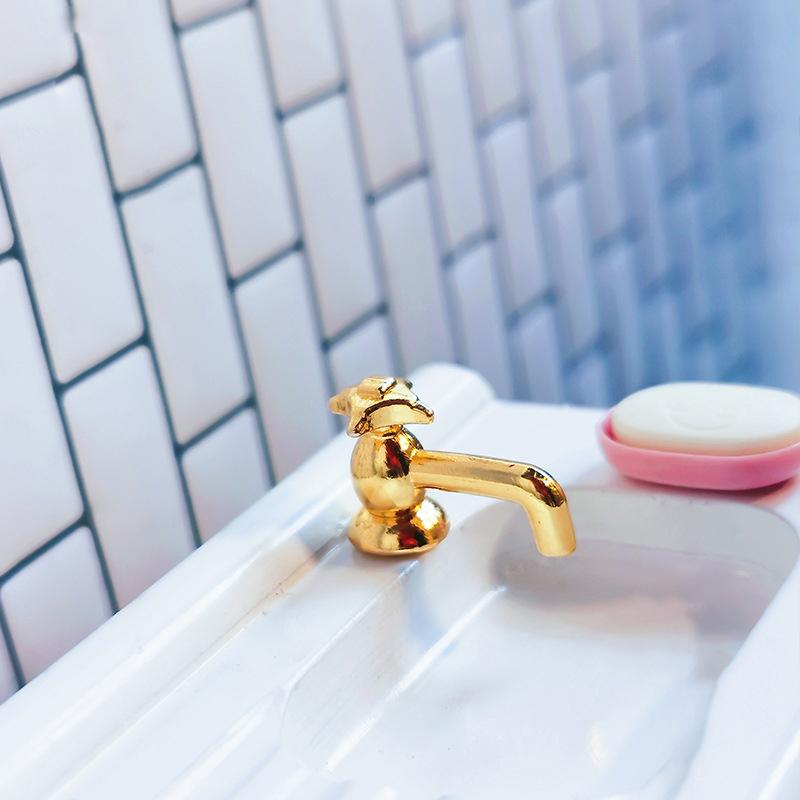 

1 Piece Doll Accessories Toys 1/12 Scale Dollhouse Miniature Simulated Bathroom Golden Mini Faucet Model