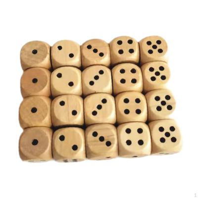 20 יחידות קוביות עץ D6 שש פאות 2 ס"מ צעצוע בידור מלאכות סטנדרטי עם מספרים 1-6 לתפקיד