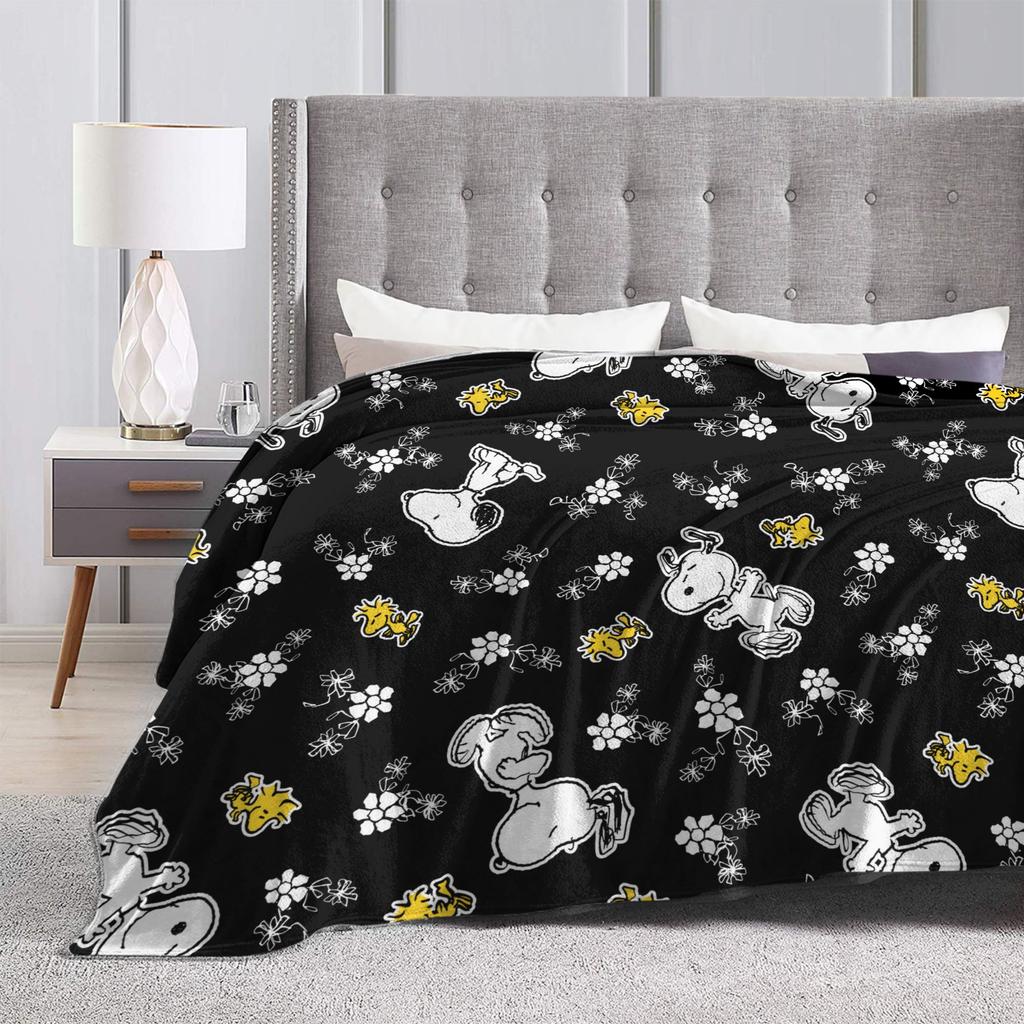 Snoopys & Woodstock Fun & Flowers Flannel Blanket Awesome Throw Blanket for Home Hotel Sofa 150*125cm Quilt,
