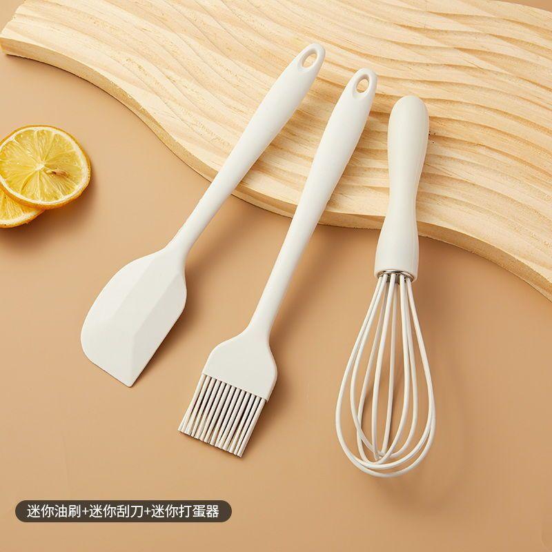 

Silicone Baking 3-Piece Set: Cake Cream Spatula, Scraper, Kitchen and Household Egg Beater, Barbecue Oil Brush, Small Tools Food Grade Silicone Baking [Three-piece Set] слонова кістка