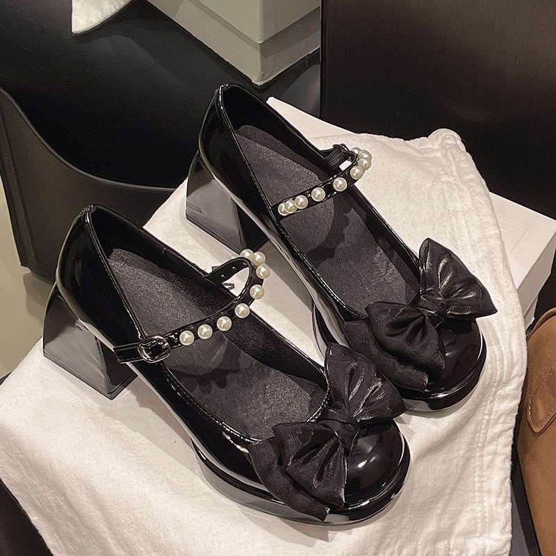 French Mary Jane high heels women's pearl bow thick heel small leather shoes 2025 autumn new with skirt single shoes