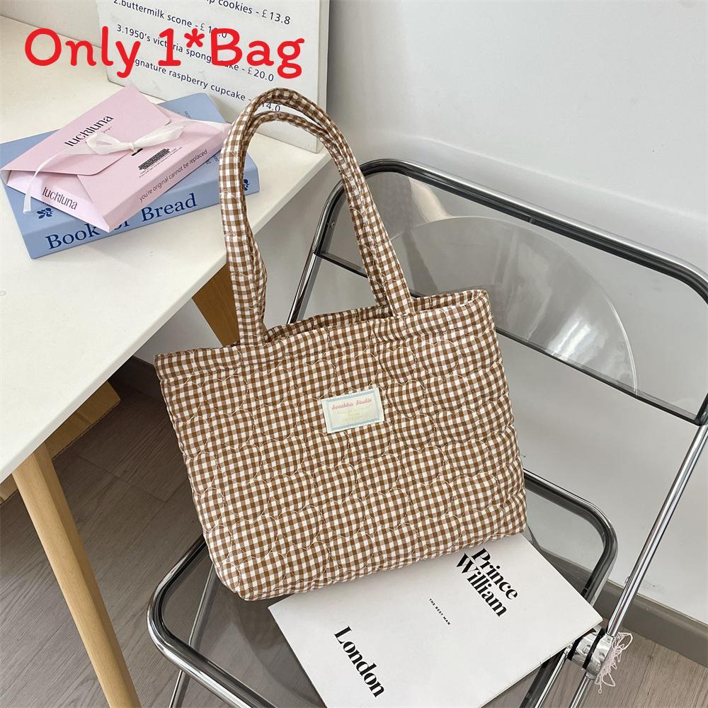 Tote Bag With Heart Pattern And Cotton Lining For Daily Use