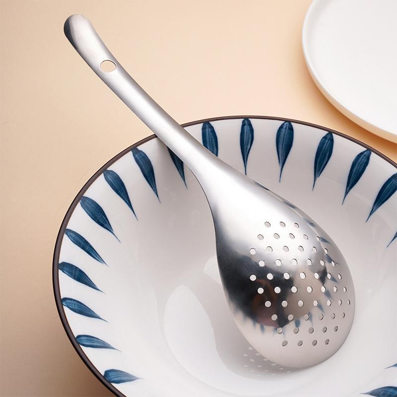 1 Förpackning Rostfritt Stål Durkslag Kök Durkslag Sked Sil Silare Mat Skopa Perforerad Skopa Durkslag Lätt Att Rengöra