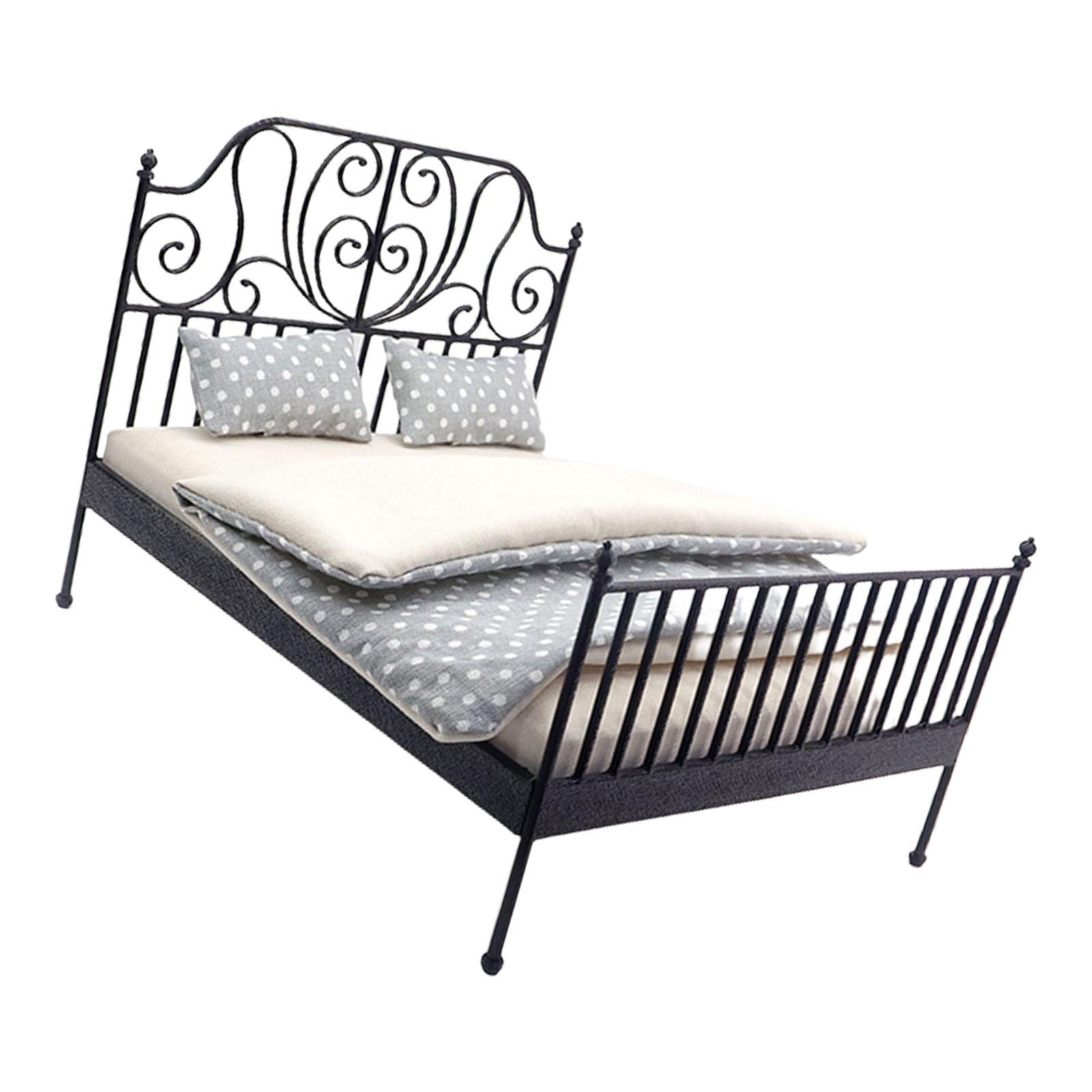 

Миниатюрная двуспальная железная кровать в масштабе 1/12 со съемным постельным бельем, модель кукольного домика, реквизит для сцены, украшение для крафт-проекта чёрный