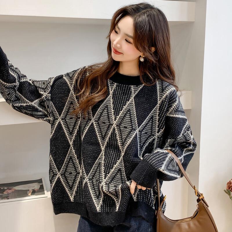 Mokana Women's Stylish Long-Sleeve Knitted Sweater