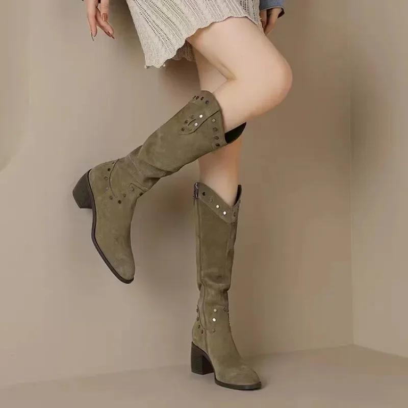 Pantofi de damă la modă la vânzare 2024 Brand Fermoar Cizme de damă Toamnă Vârf ascuțit Piele întoarsă solid Toc mediu Cauciuc Peste genunchi Cizme de damă