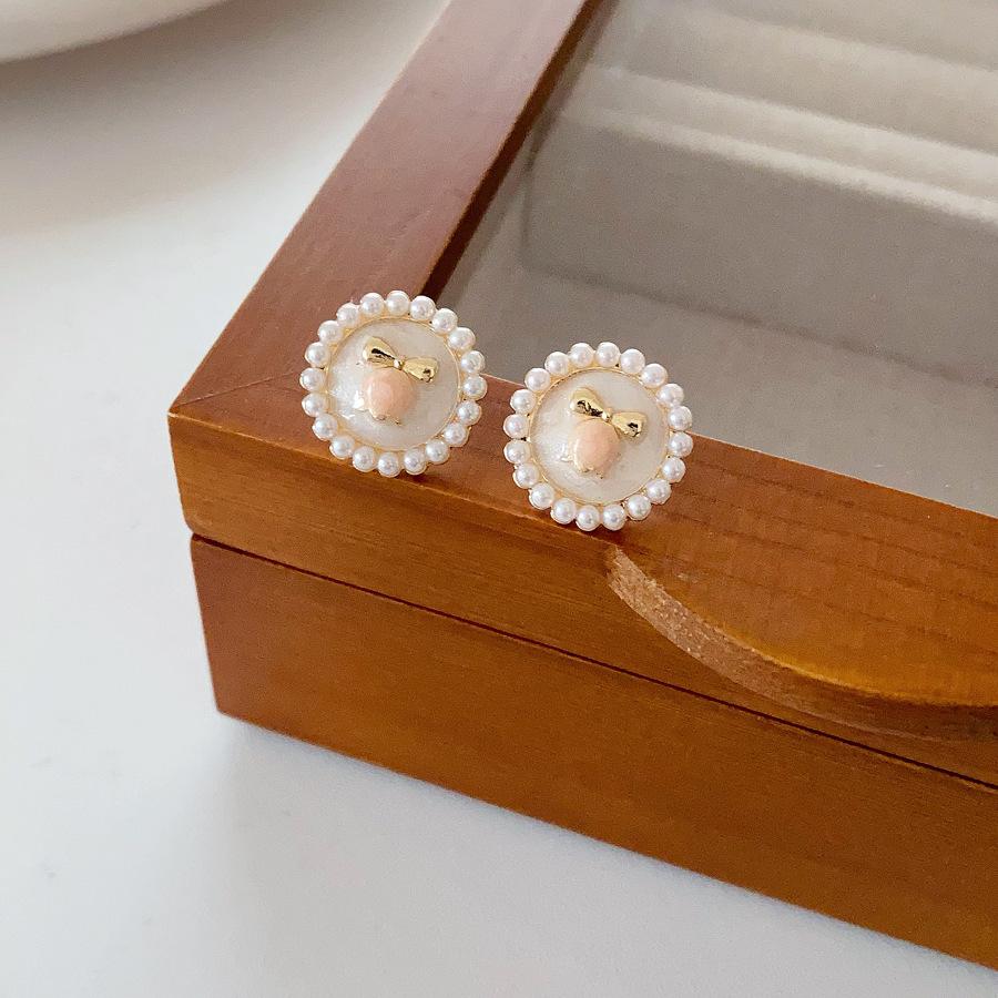 Silver Needle Diamond Round Stud Earrings Court Style Light Luxury Exquisite Earrings Design Sense Niche Earrings