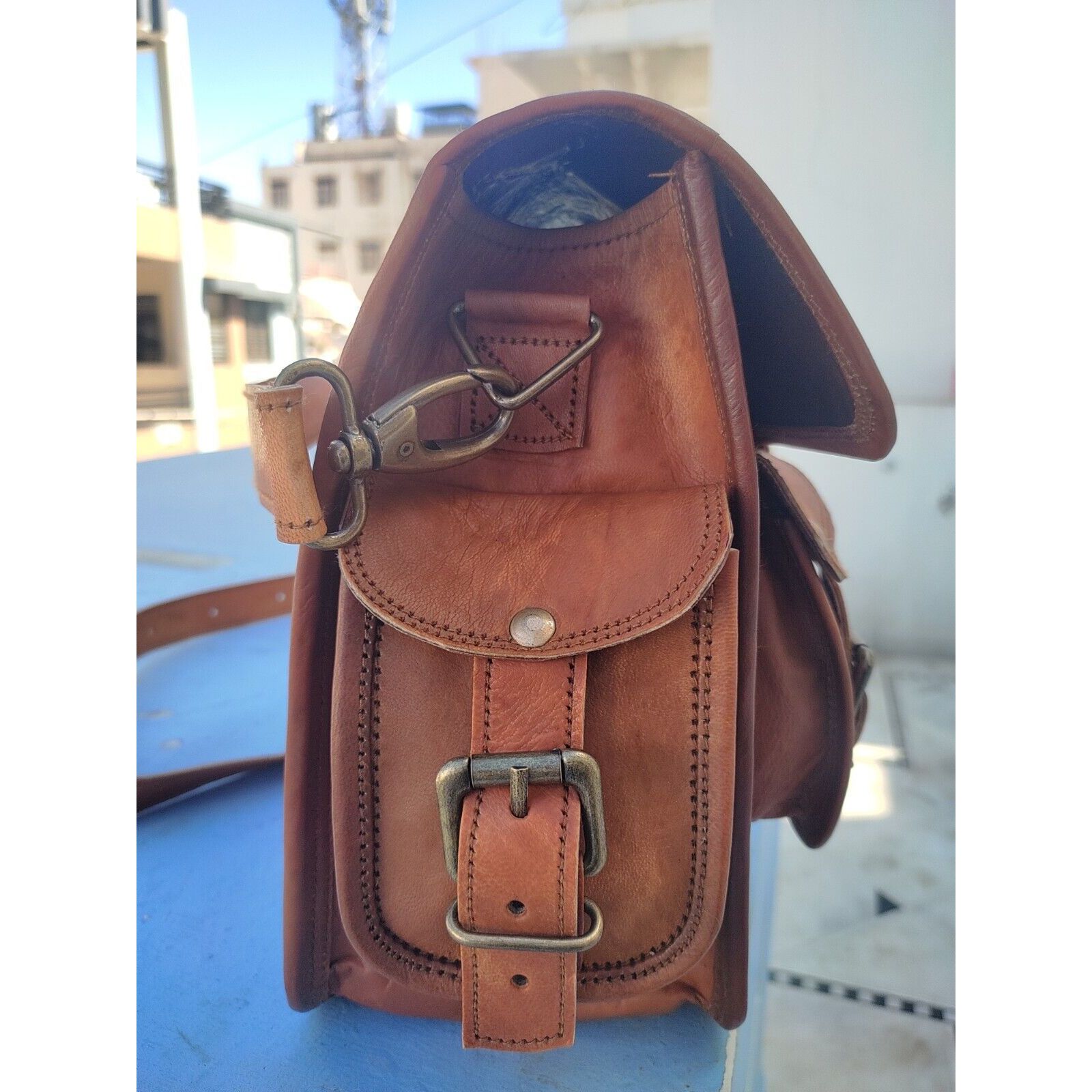 Классическая офисная сумка-мессенджер из натуральной коричневой козьей кожи ручной работы — фото 9