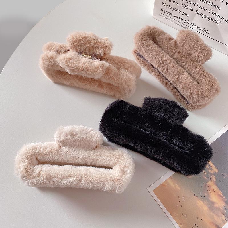 Autumn/Winter High-End Large Plush Claw Clip for Women - Ideal for Thick Hair Updos