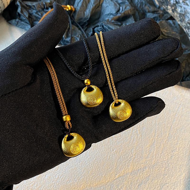 Chinese Style Sand Gold Necklace: Strong Color Retention, Light Luxury, Versatile Sweater Chain, High-End Clavicle Jewelry