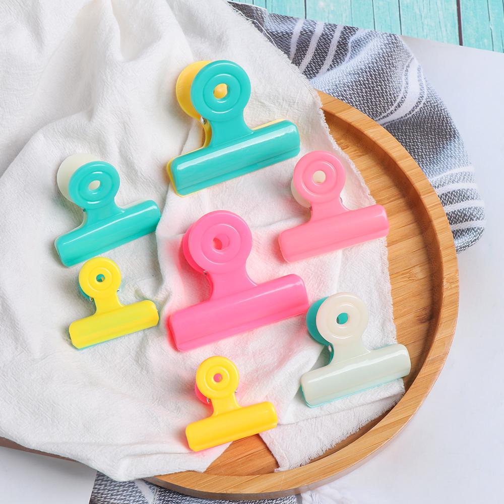 

Office Kitchen Tools Accessories Tight Seal Grip Fresh Food Clips Bag Chip Clip File Holder Clamps 5pcs 4x4cm