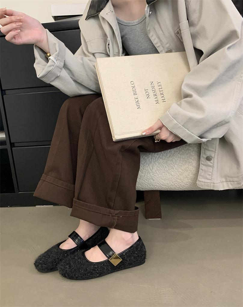 2025 Autumn and Winter New French Retro Square Head Plush Warm Shoes Women Wear Fairy Wind Flat Bottom Fluffy Shoes