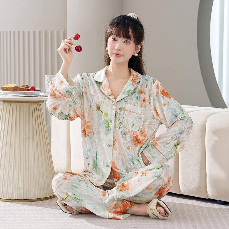 

Женская пижама из золотого бархата 2025: Высококачественный цветной принт, длинный рукав и брюки, утолщенные для ношения дома и на улице. XL белый