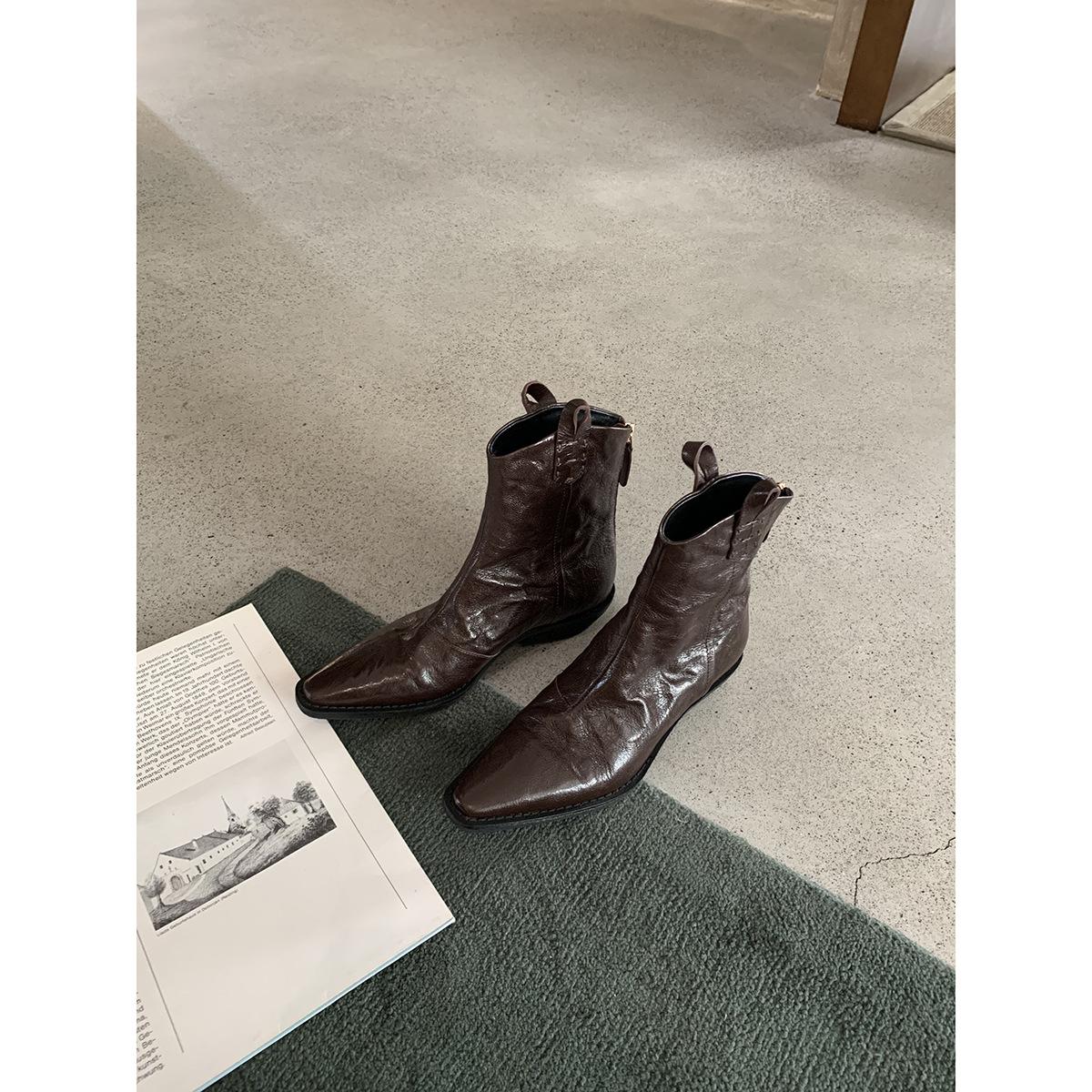 

Spot, London Holiday~ Stylish pointed V-mouth thin thick heel wrinkled western short boots women 35