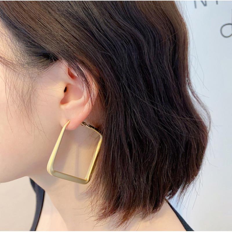 European and American Exaggerated Geometric Square Earrings, Simple Temperament Earrings S111 Silver Needle Personalized High-end Fashion Earrings