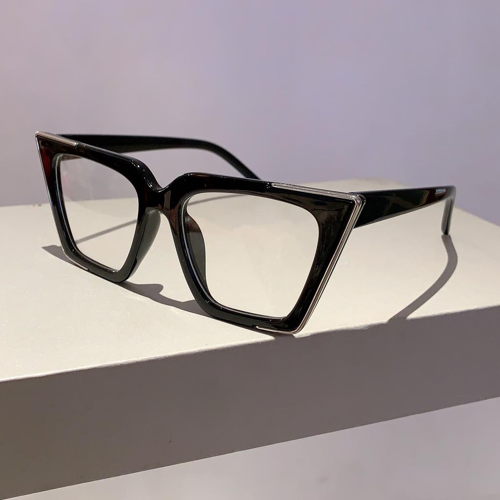 1pc Vintage Steampunk Square  Metal Frame Sunglasses with Full-Rim  Decorative Eyewear for Women Men Business Driving Glasses