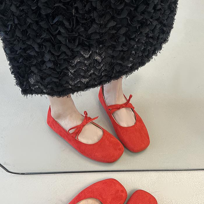 2025 French Gentle Fairy Ballet Shoes Sweet and Elegant Suede Bow Temperament Light Mouth Mary Jane Shoes