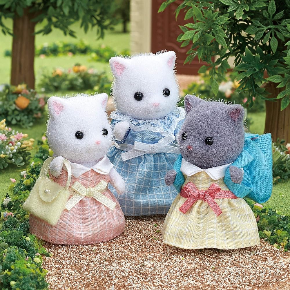 Sylvanian Families Persian Cat Girl Doll Gray 3 Years and Up Toy Dollhouse