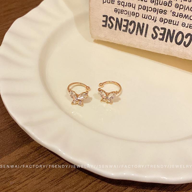 Изящный зажим-серьга в виде бабочки с цирконом для женщин, легкий дизайн в стиле люкс, зажим для ушного хряща, новое украшение для ушей