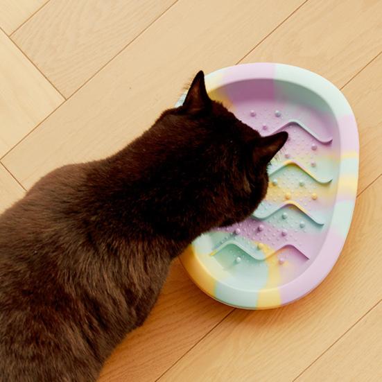 Interactive Cat Lick Mat Bowl Silicone Pet Slow Feeder Bowl Non Slip Anti-Gulping Food Dish for Large Medium Small Cats