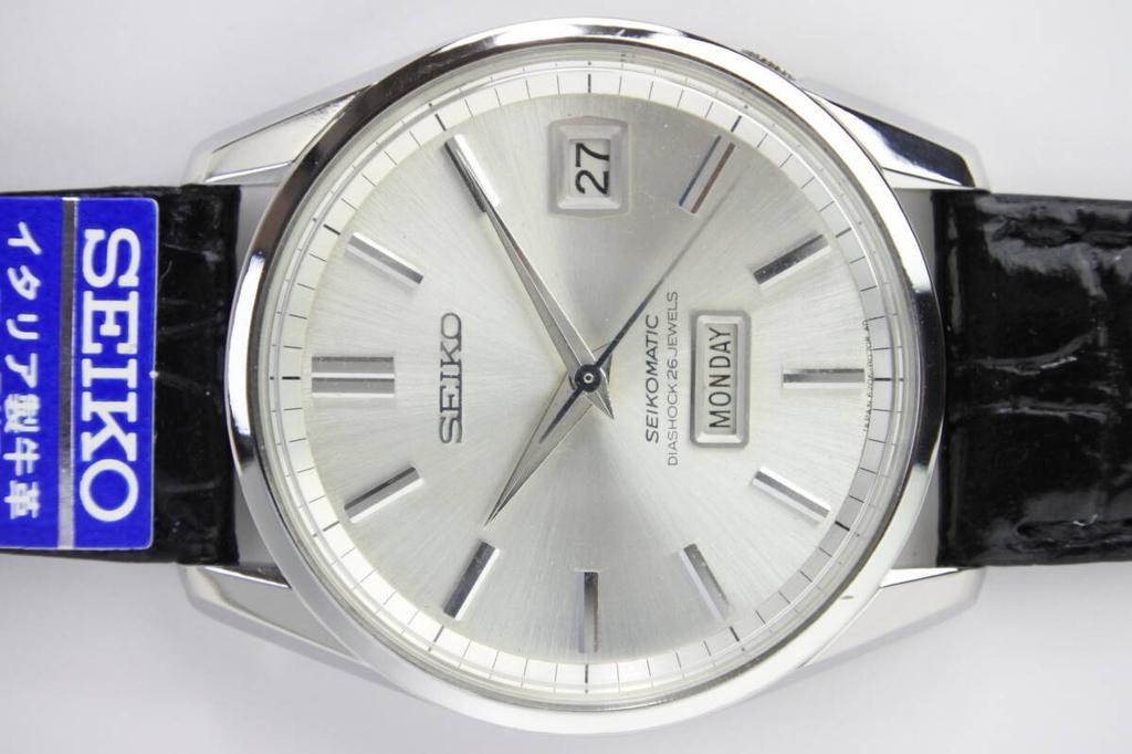 mechanical watch 1965 SEIKO MATIC 26 jewels Dolphin logo Automatic Watch SEIKO strap A masterpiece of Japanese craftsmanship Gold-colored