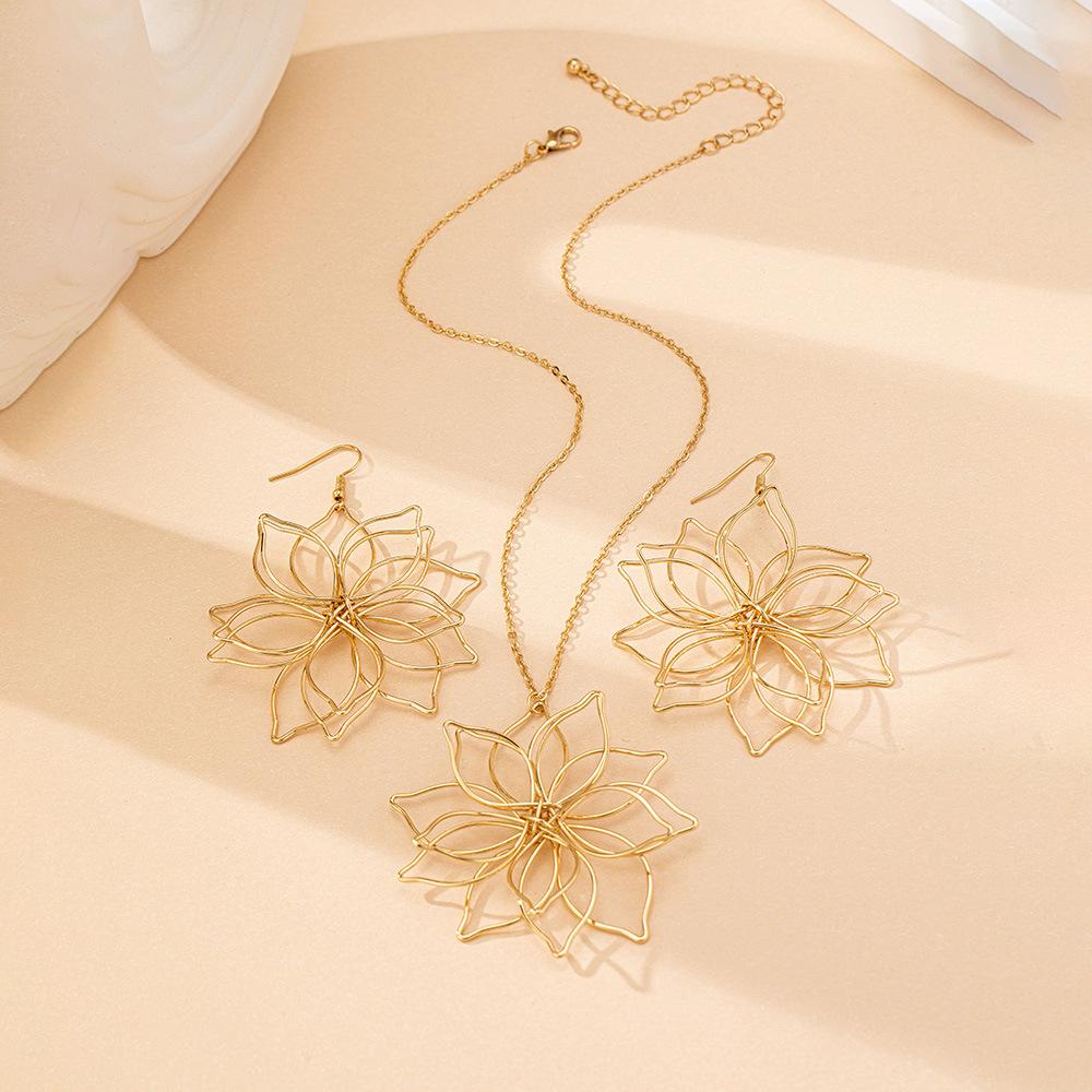 Set colier și cercei cu flori pentru femei