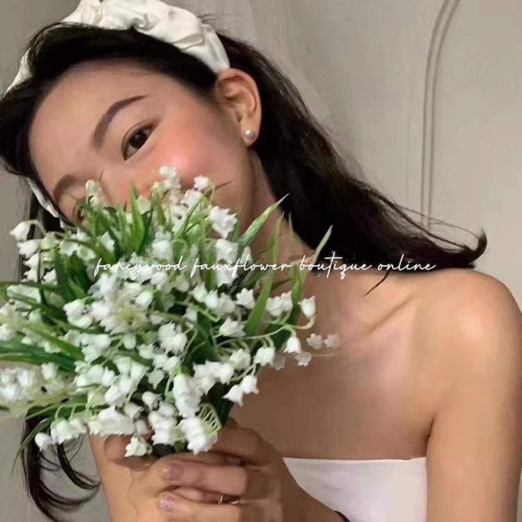 Färskt Liljekonvalj Konstgjord Blomsterarrangemang - Dekorativ Vas Konst