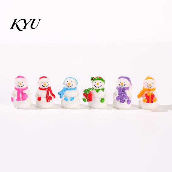 Cute Christmas Desk Ornaments 2Pcs Mini Snowman Figurines, Winter Tiny Resin Decoration, Xmas Micro Small Landscape Statues Ornament Garden