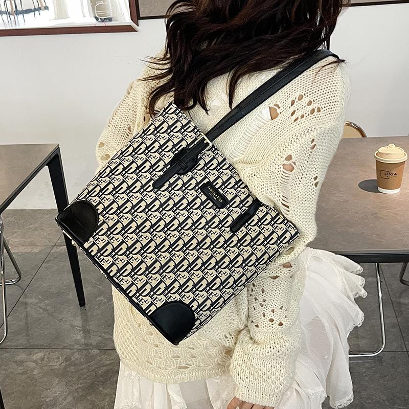 Retro Flower Print Large Capacity Tote Bag - High-End Fashion Handbag for Students