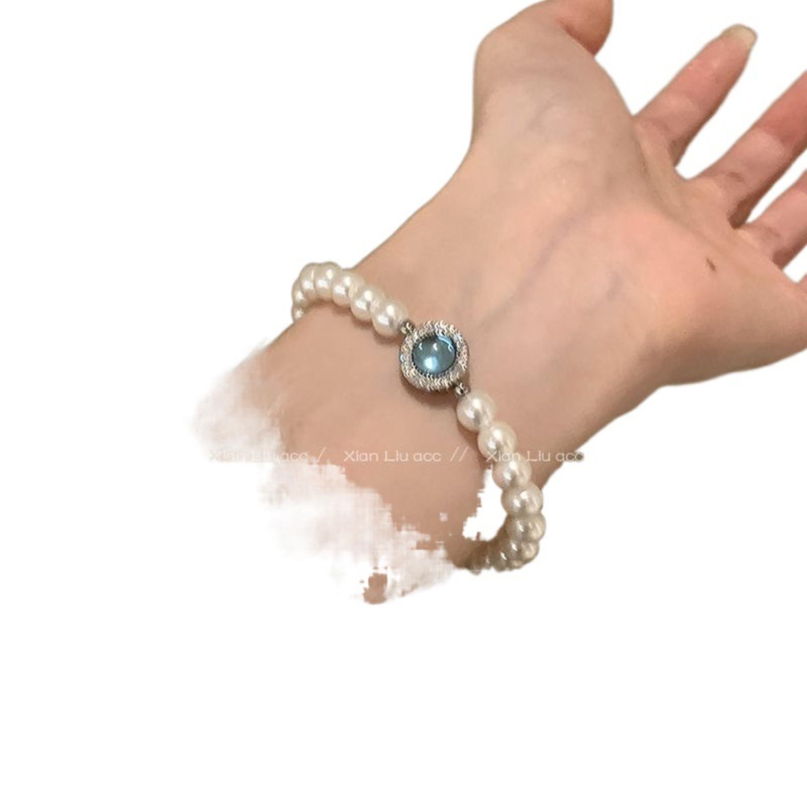

Bracelets For Women: Designs One Size білий