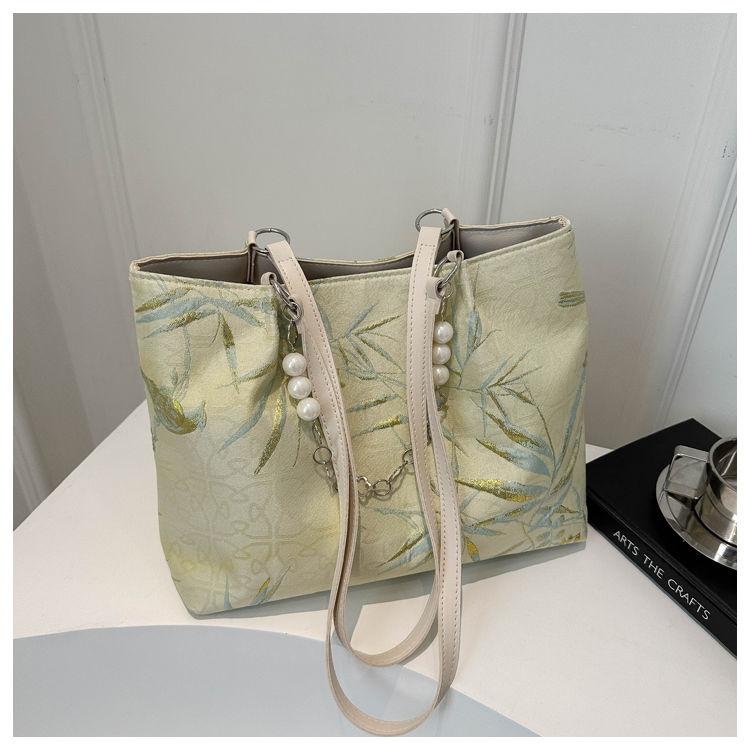 Large Capacity Bag Women's Fashionable Embroidered Canvas Shoulder Bag Casual Versatile Commuting Tote Bag