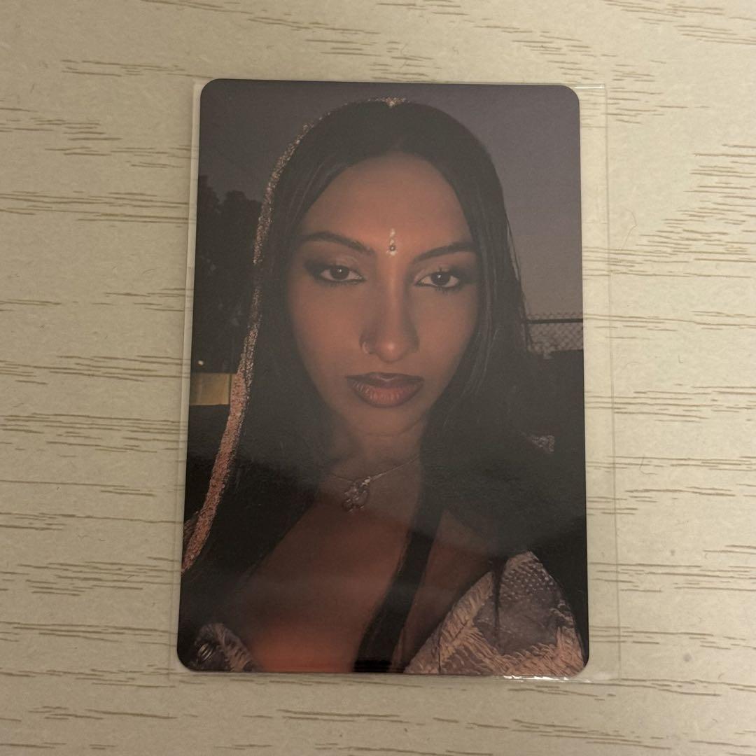 

[Б/У] лимитированная торговая карточка katseye weverse Лала