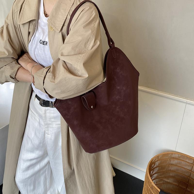 Large capacity bag women's bag 2025 new autumn and winter versatile commuter shoulder bag fashion and high sense portable tote bag