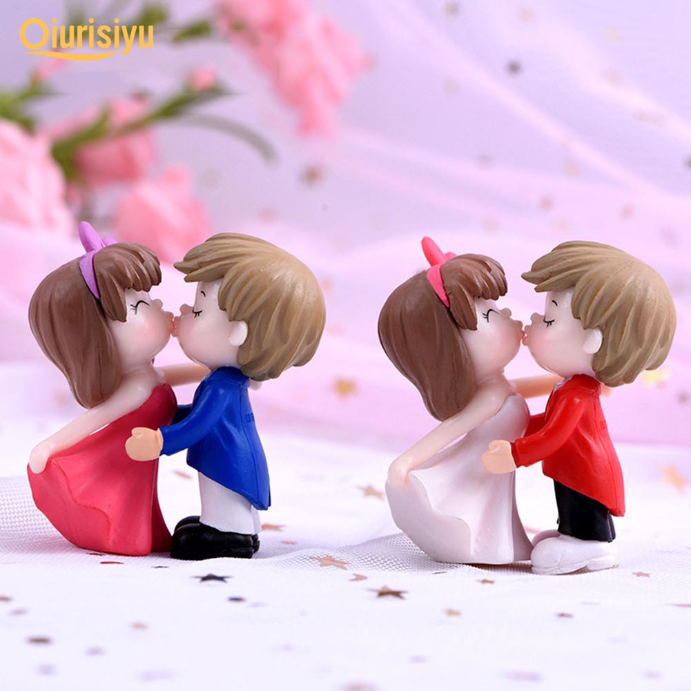 Resin Kissing Bride Groom Model Figurine