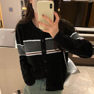 Britischer College-Stil Kontrastgestreifter Strick-Cardigan mit langen Ärmeln für Damen Herbst und Winter neu vielseitige lässige Strickjacke