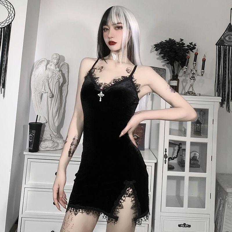 Vintage Gold Velvet Strapless Dress for Women A Sensual Summer Style with Lace Panels and A Seductive Slit Form-Fitting Skirt