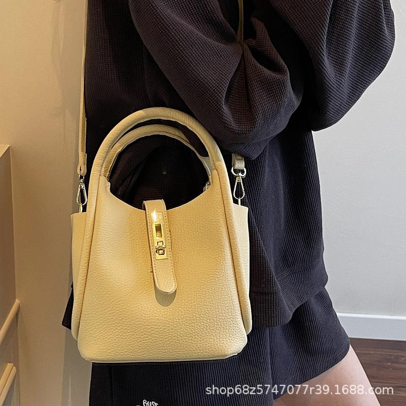 Premium sense bag women 2025 new retro shoulder bag temperament shoulder crossbody mother bucket bag hand bag women