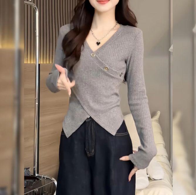 

Korean Spicy Girl V-Neck Irregular Long Sleeve T-Shirt with Button Slit Design for Women Large серый
