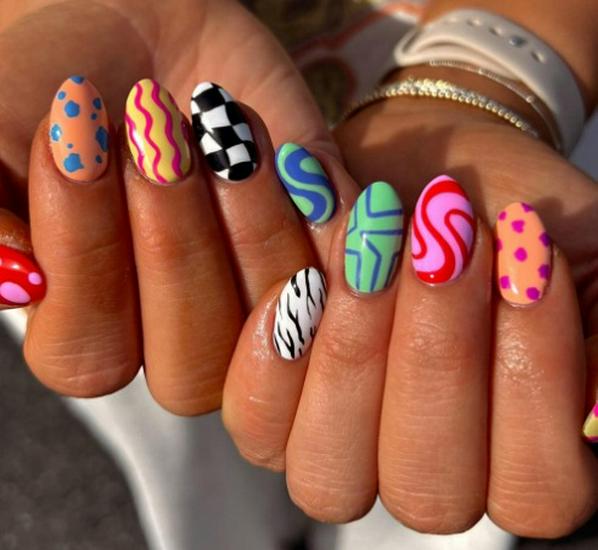 Hot-Selling Wearable Nails: 24-Piece Set In Sweet Candy Colors, Plaid, Polka Dots, Cool Style False Nails.