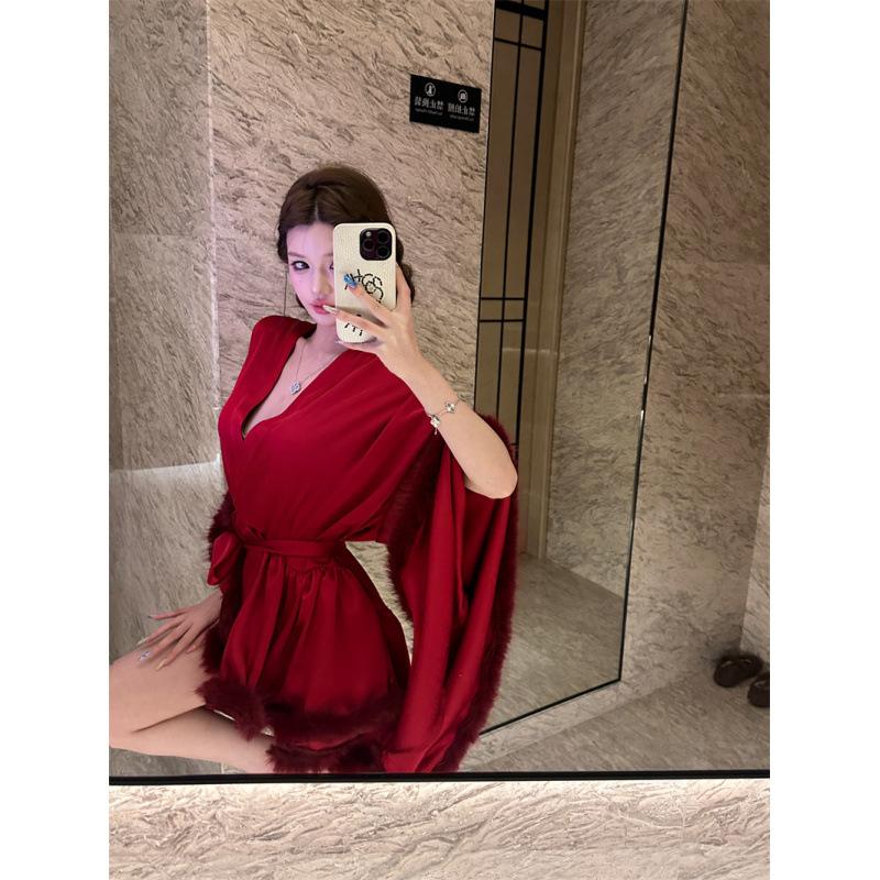 Robe rouge satinée à l'acide acétique premium pour femmes, taille à lacets, manches courtes larges et bouffantes, chemise de nuit moelleuse, robe de mariée pour le matin