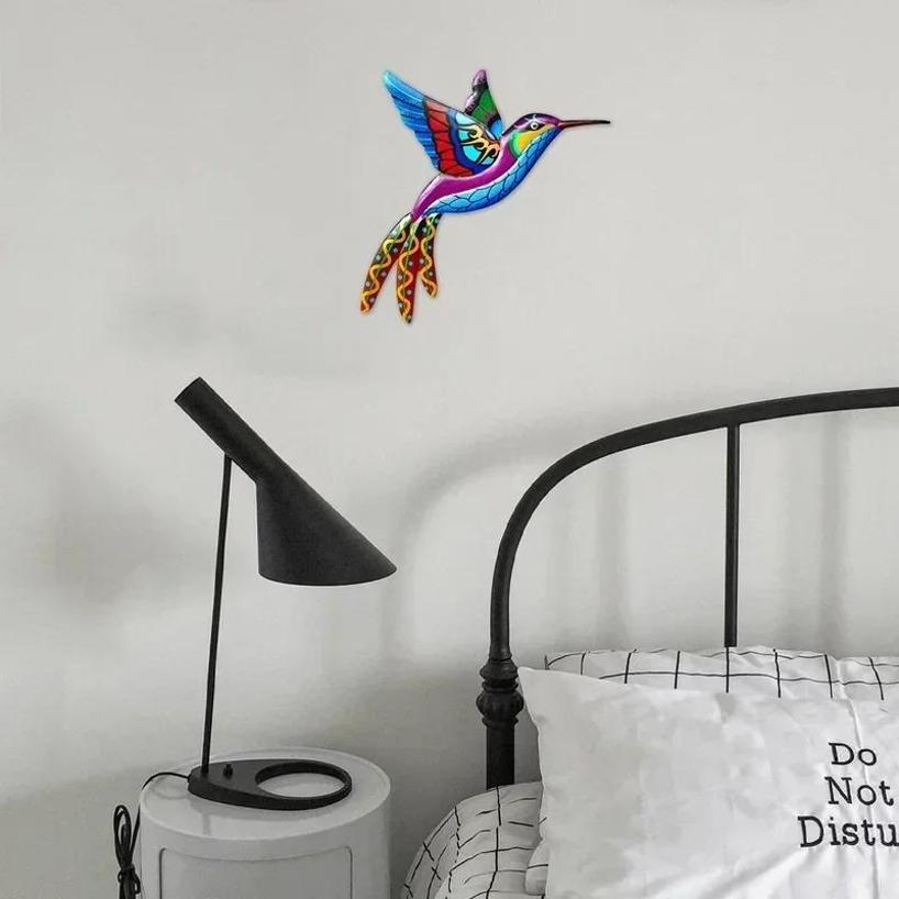 1Pcs Garden Decoration Accessories Jardineria Iron Art Colorful Hummingbird Pendant Delicate Wall Hanging Crafts Wall Decoration