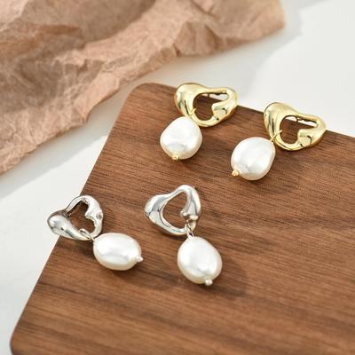 Boucles d'oreilles cœur en perles vintage: Boucles d'oreilles asymétriques de Noël pour femmes