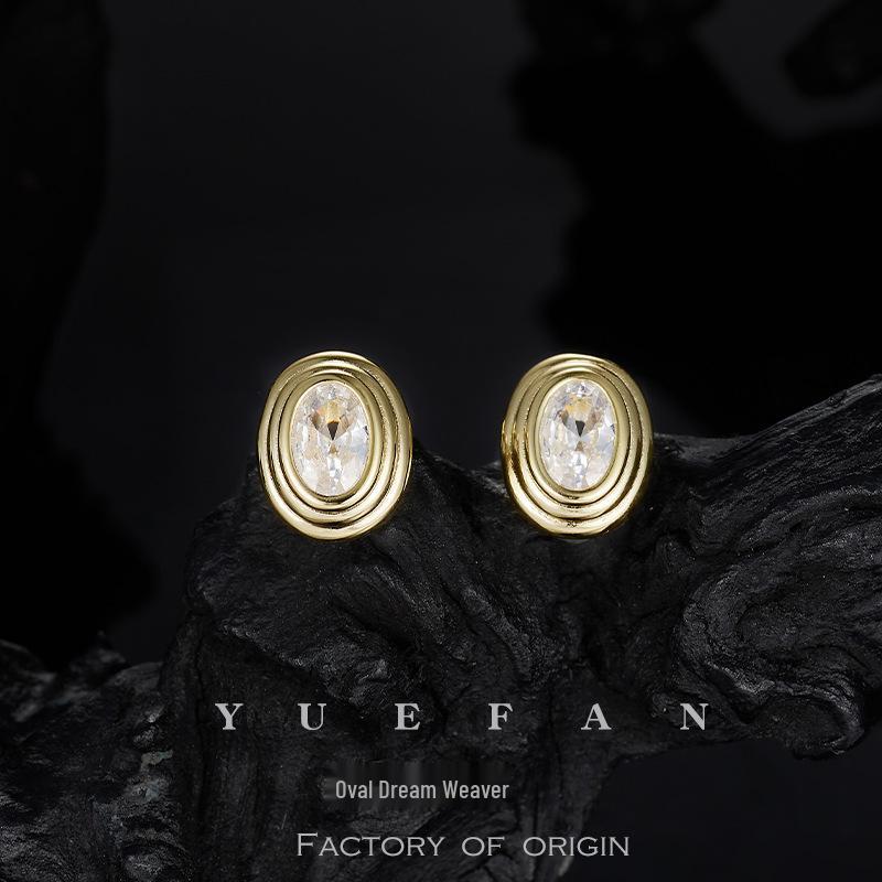 Elegant Moissanite Stud Earrings - Korean & Japanese-Inspired Jewelry