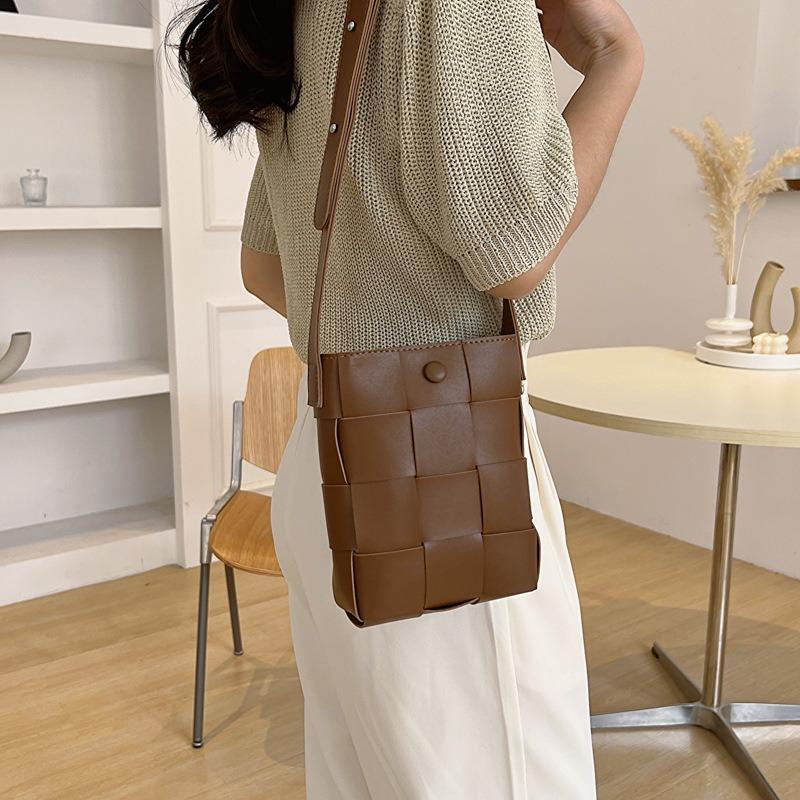 New Sweet Versatile Messenger Bag Casual Shoulder Bag Solid Color Woven Bag Mini Small Bag Mobile Phone Bag